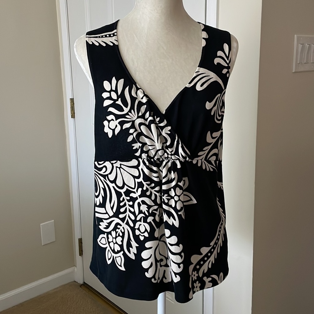 ANN TAYLOR SLEEVELESS TOP. - Picture 7 of 7